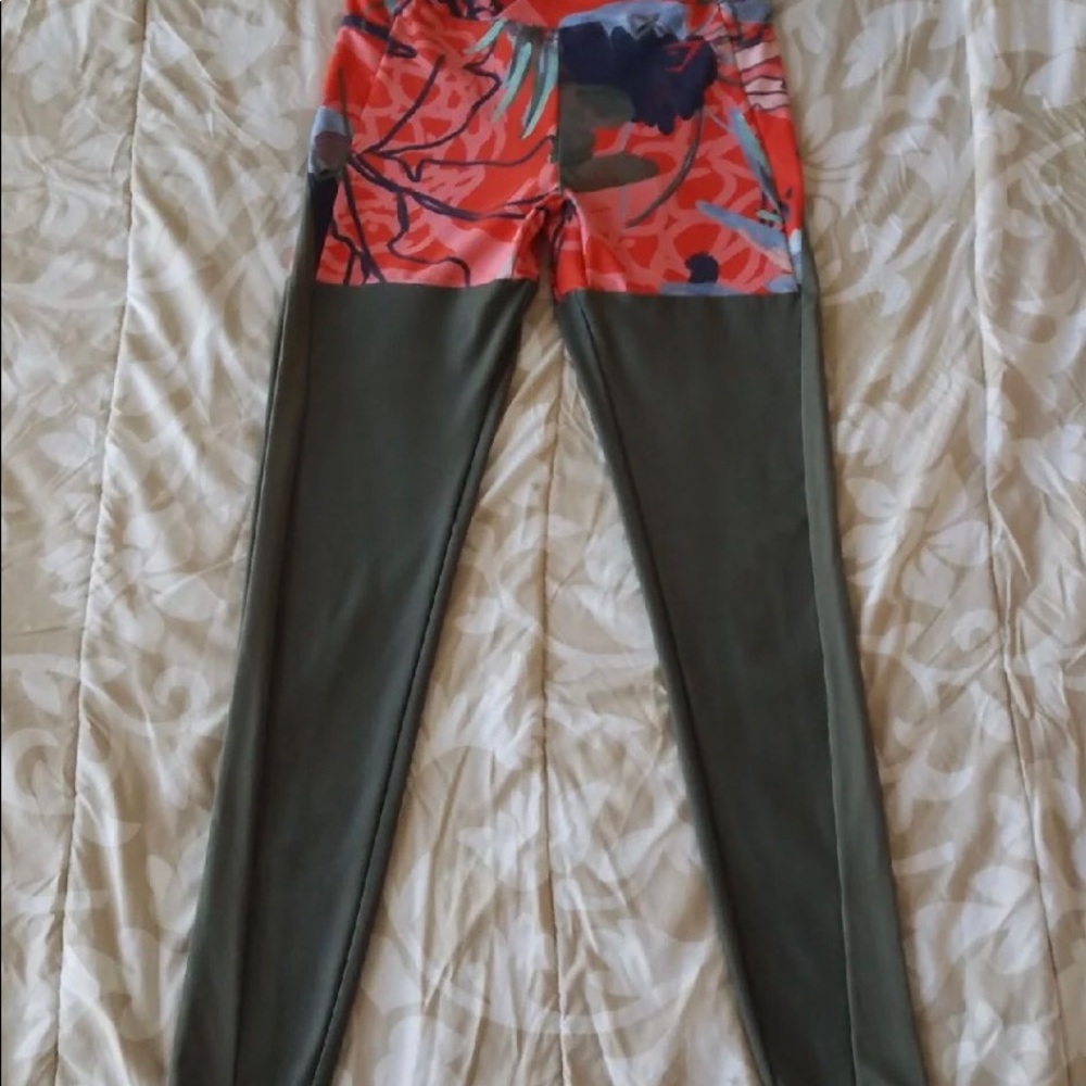 GYMSHARK NIKKI B Pineapple leggings Small